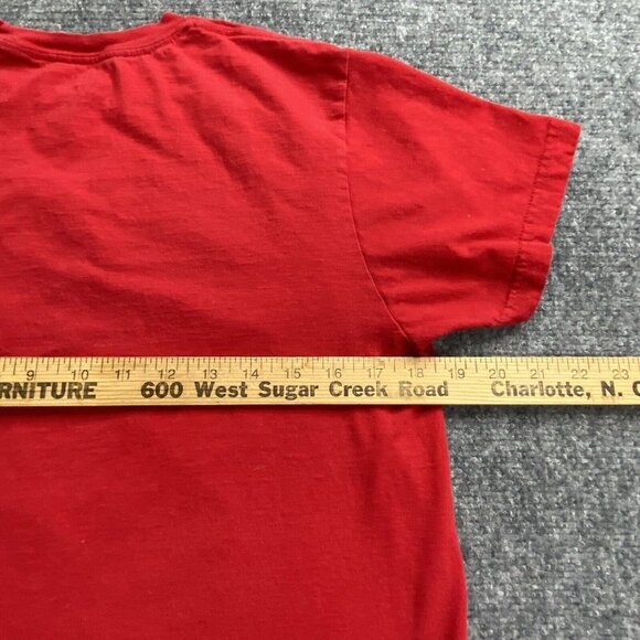 T Shirt‎ Womens Large Red What Happens in the Barn Stays in the Barn Lifestyle - Picture 6 of 7